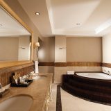 king-suite-bathroom